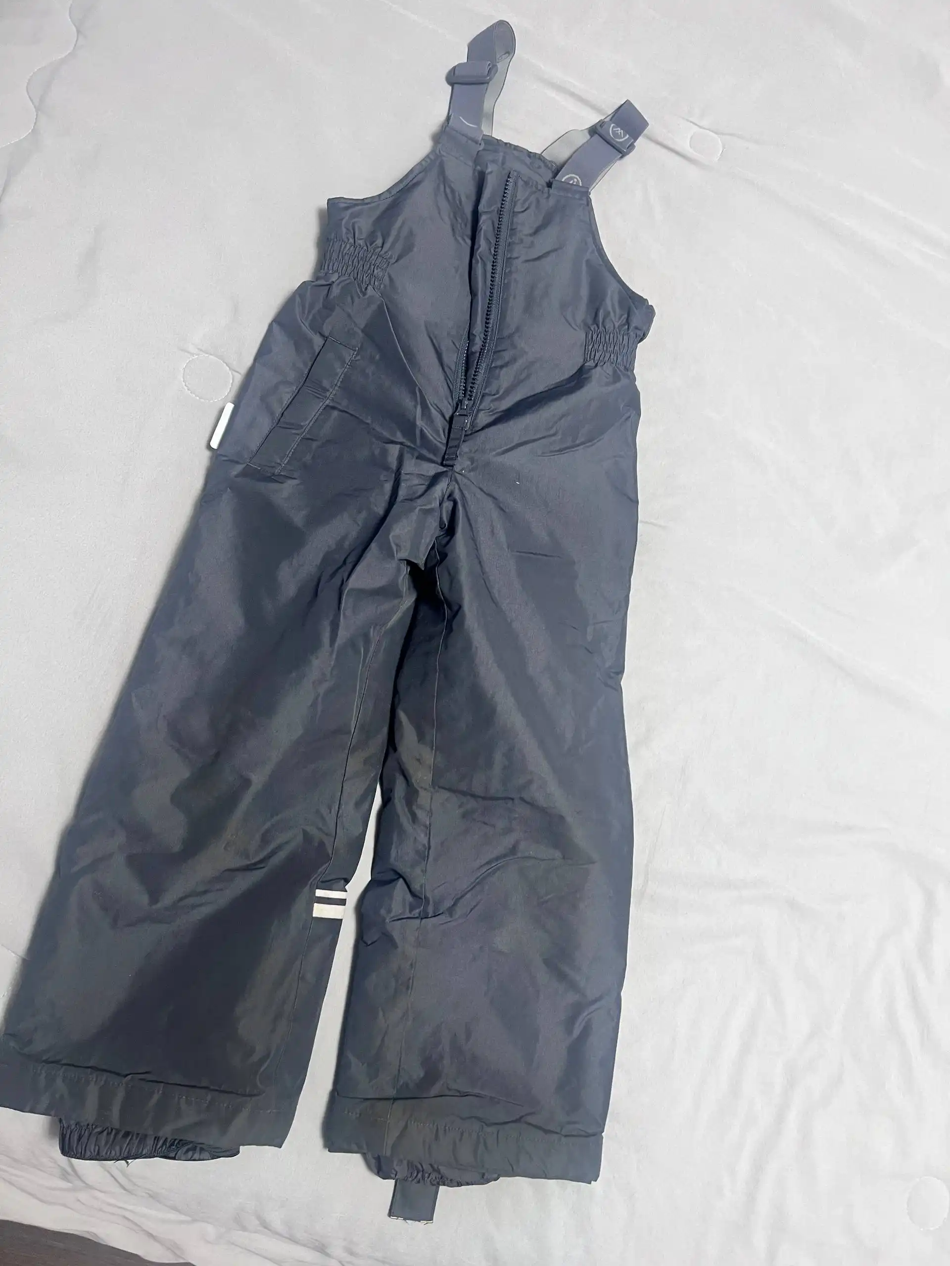 Детская зимняя куртка и комбинезон