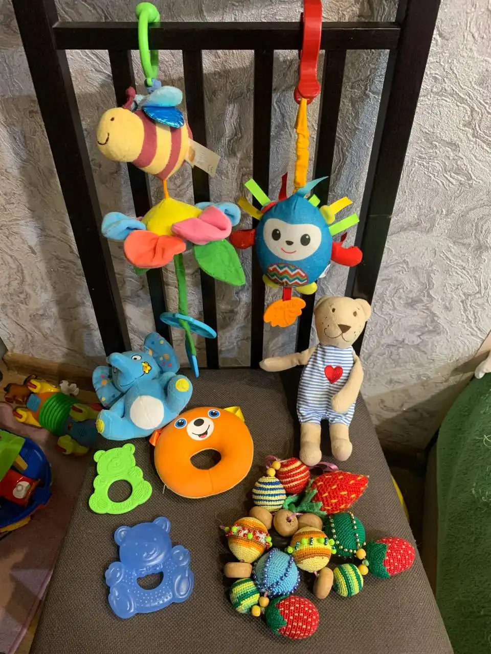 Подвески и погремушки для коляски