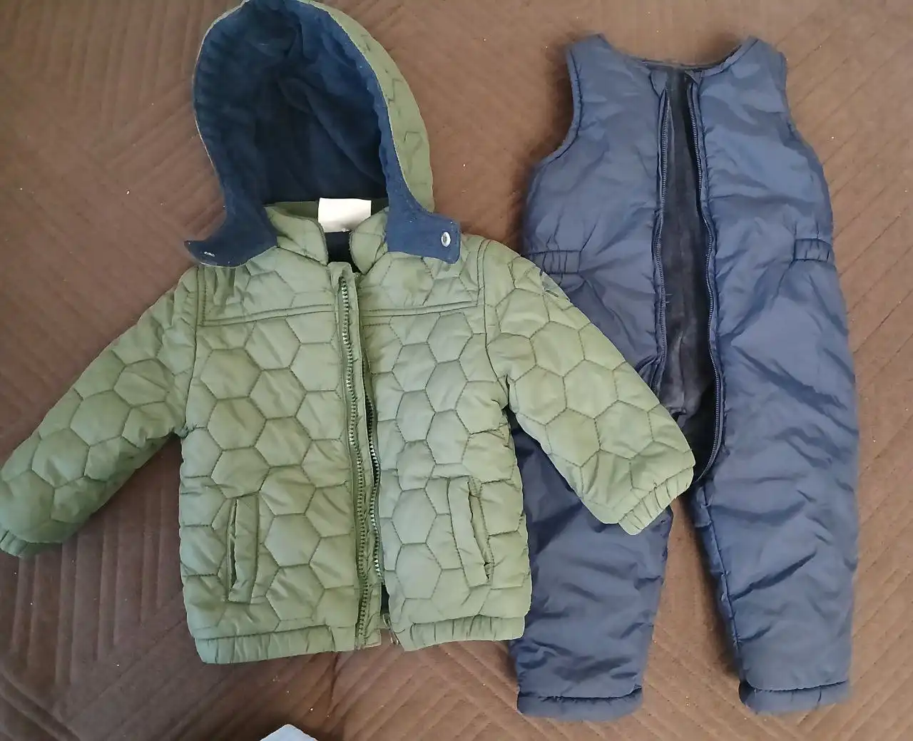 Отдам за шоколадку