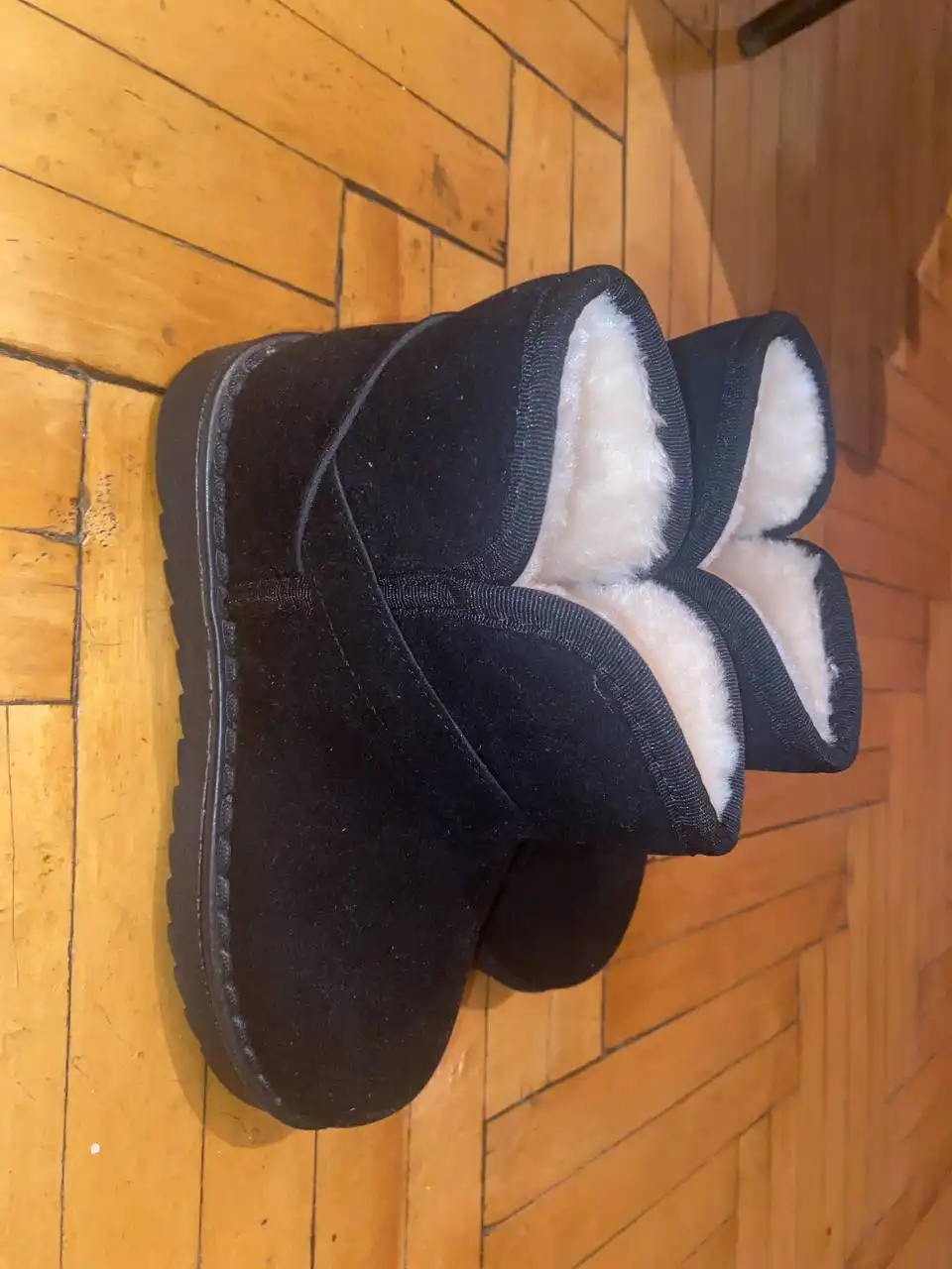 Новые детские ботинки 33 размера