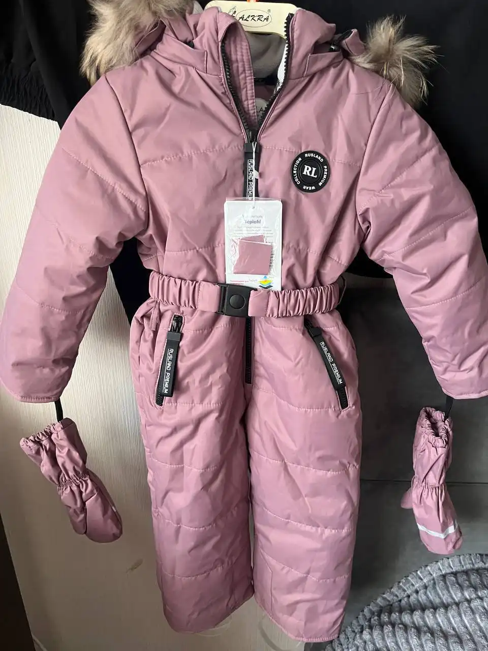 Зимний комбинезон для ребенка