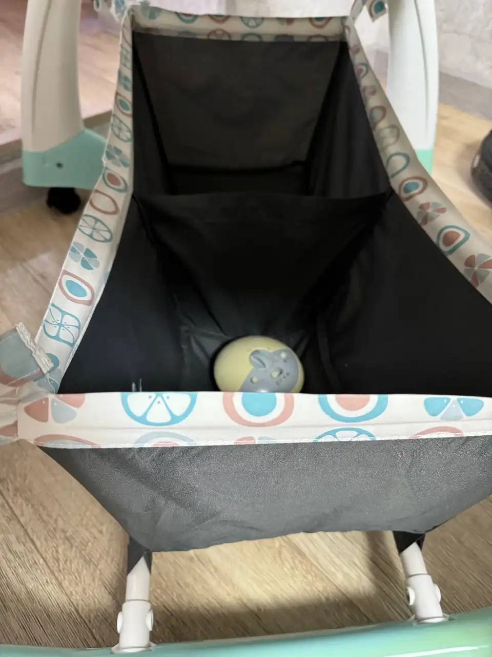 Люлька-колыбель с игрушками и колесиками