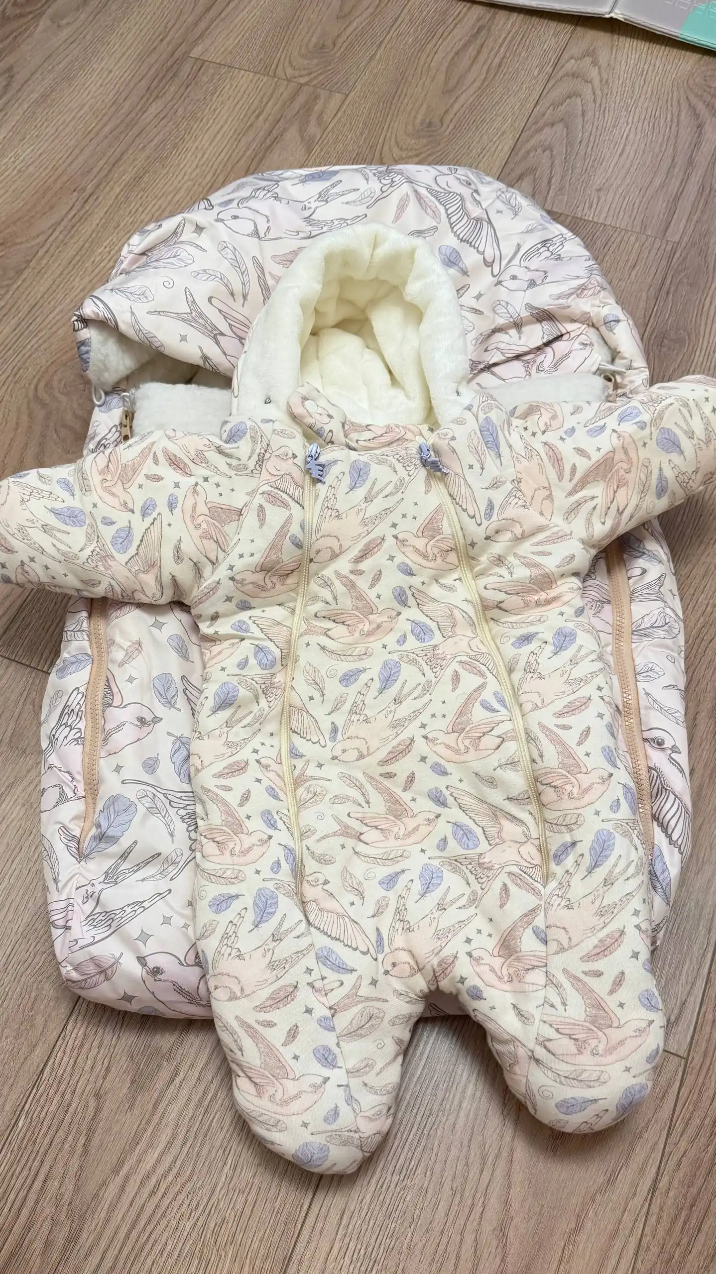 Продам детский комплект комбинезон и конверт