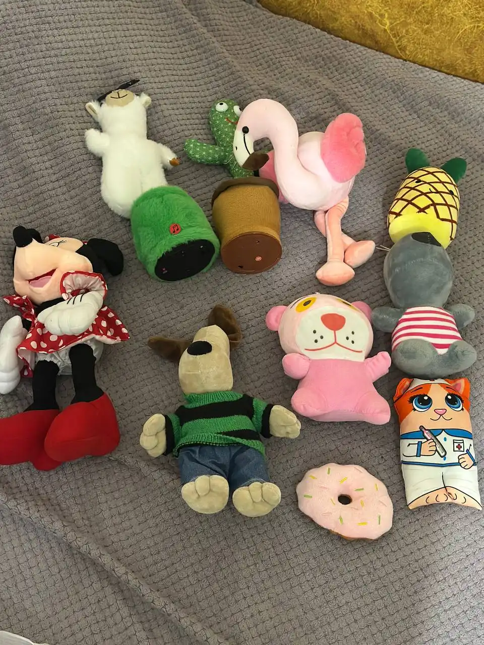 Продажа детской одежды и коврика