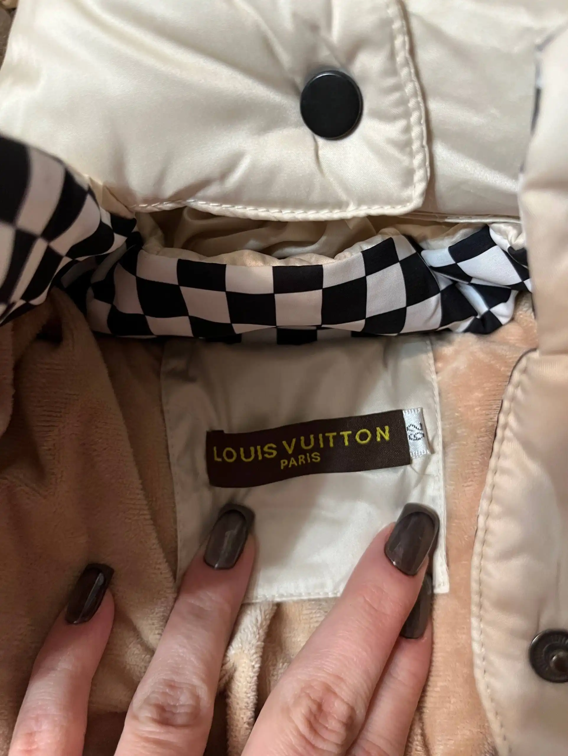 Продажа зимнего комбинезона для ребенка