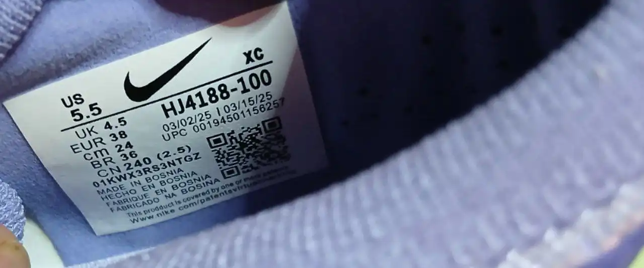 Футбольные шиповки 38 размера