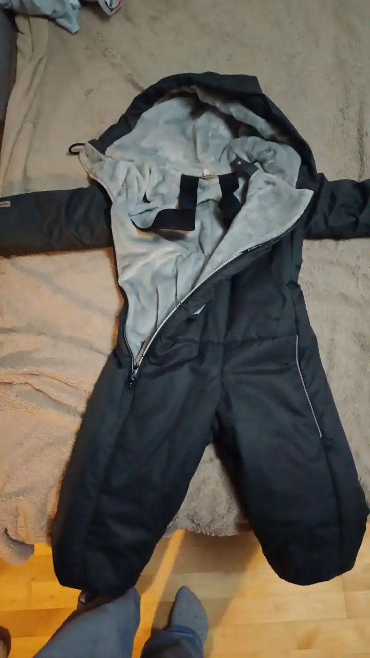 Продам комбез на мальчика растущий размер 104-110