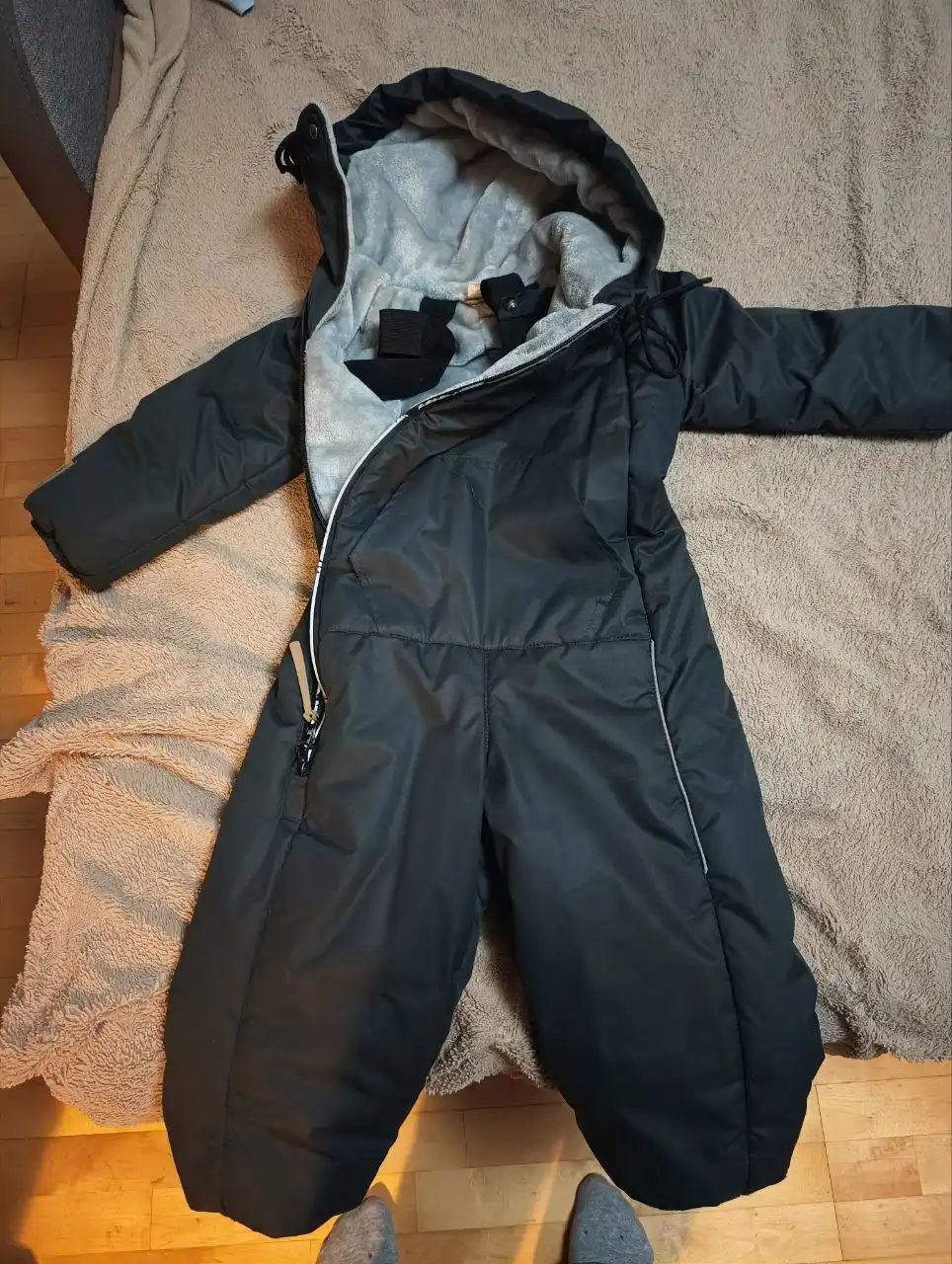 Продам комбез на мальчика растущий размер 104-110