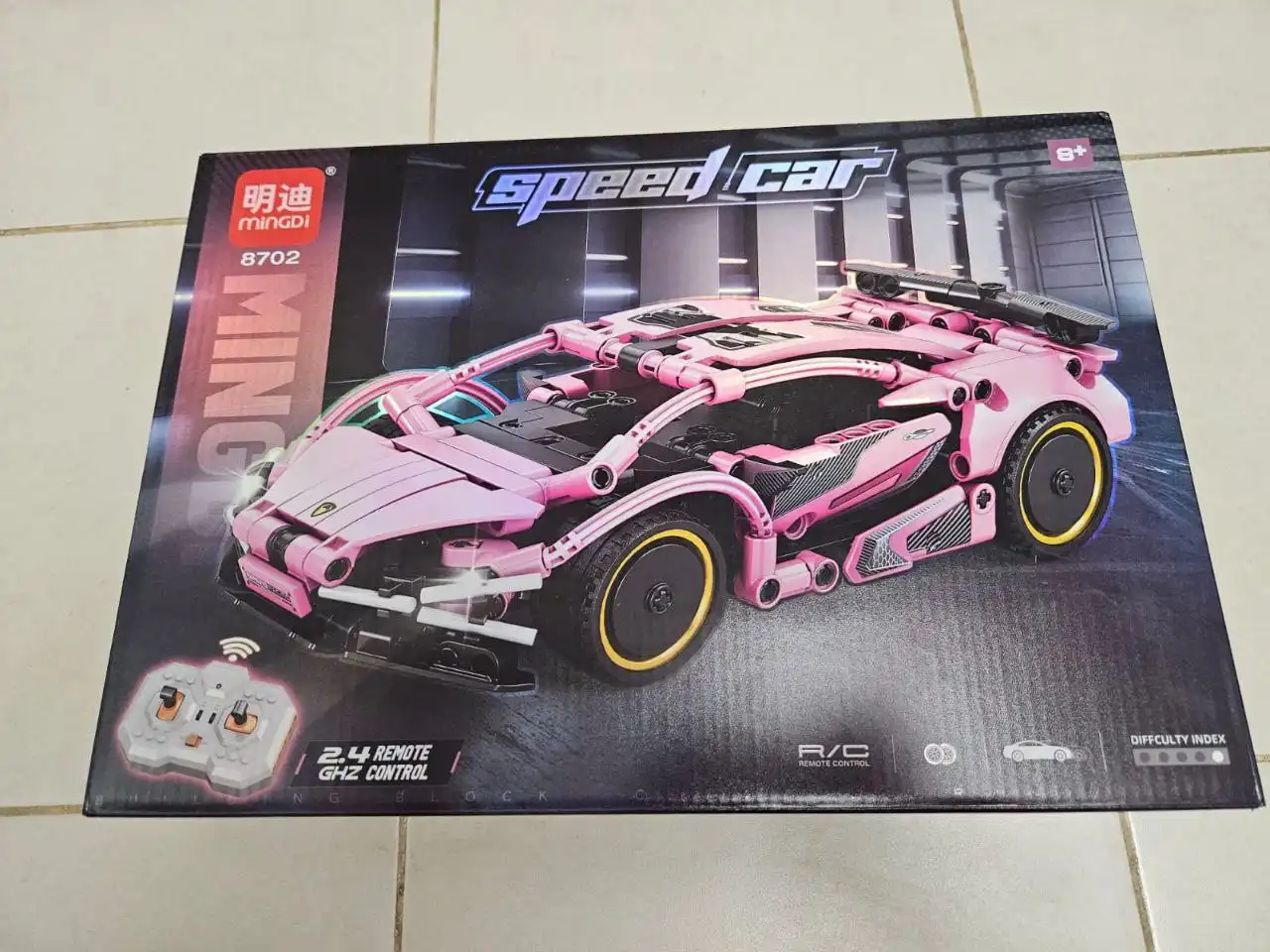 Машинки на пульте управления и конструктор