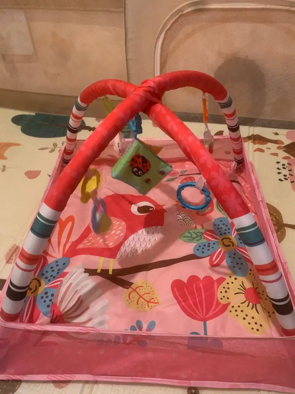 Продажа детских товаров: комбинезоны, манеж, стерилизатор, стульчик