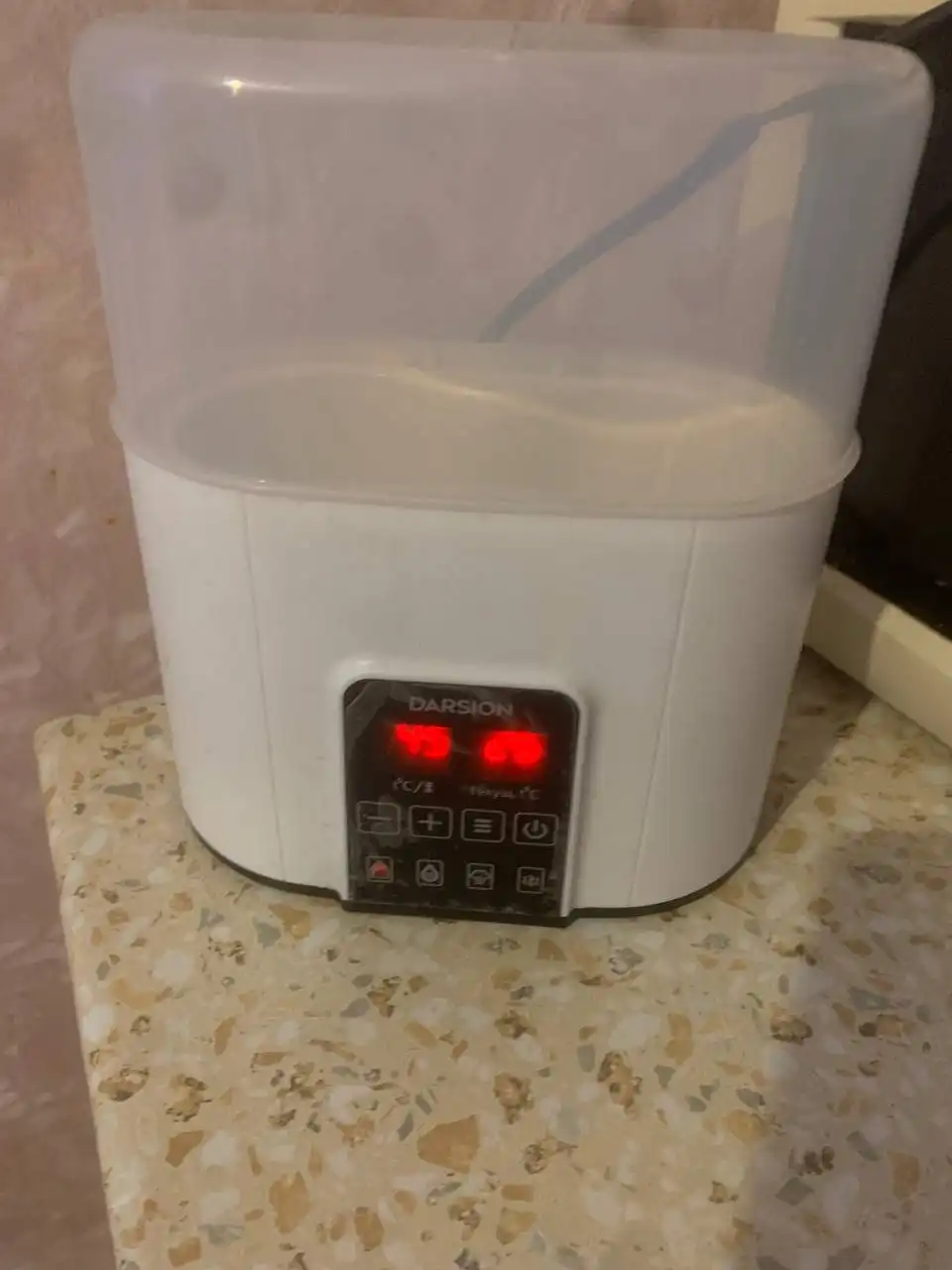 Продажа детских товаров: комбинезоны, манеж, стерилизатор, стульчик