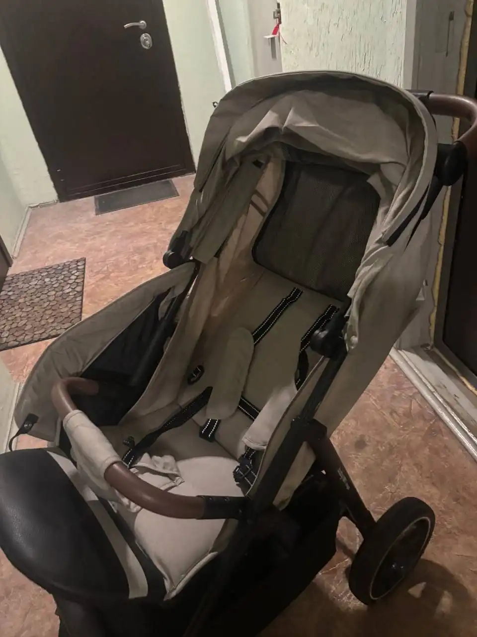 Продам коляску прогулочную babyton