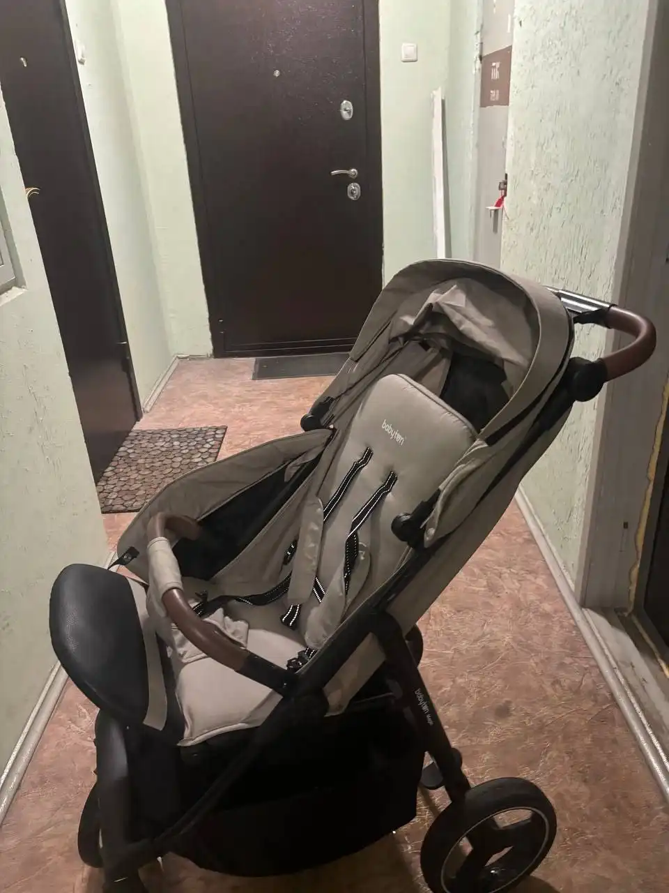 Продам коляску прогулочную babyton