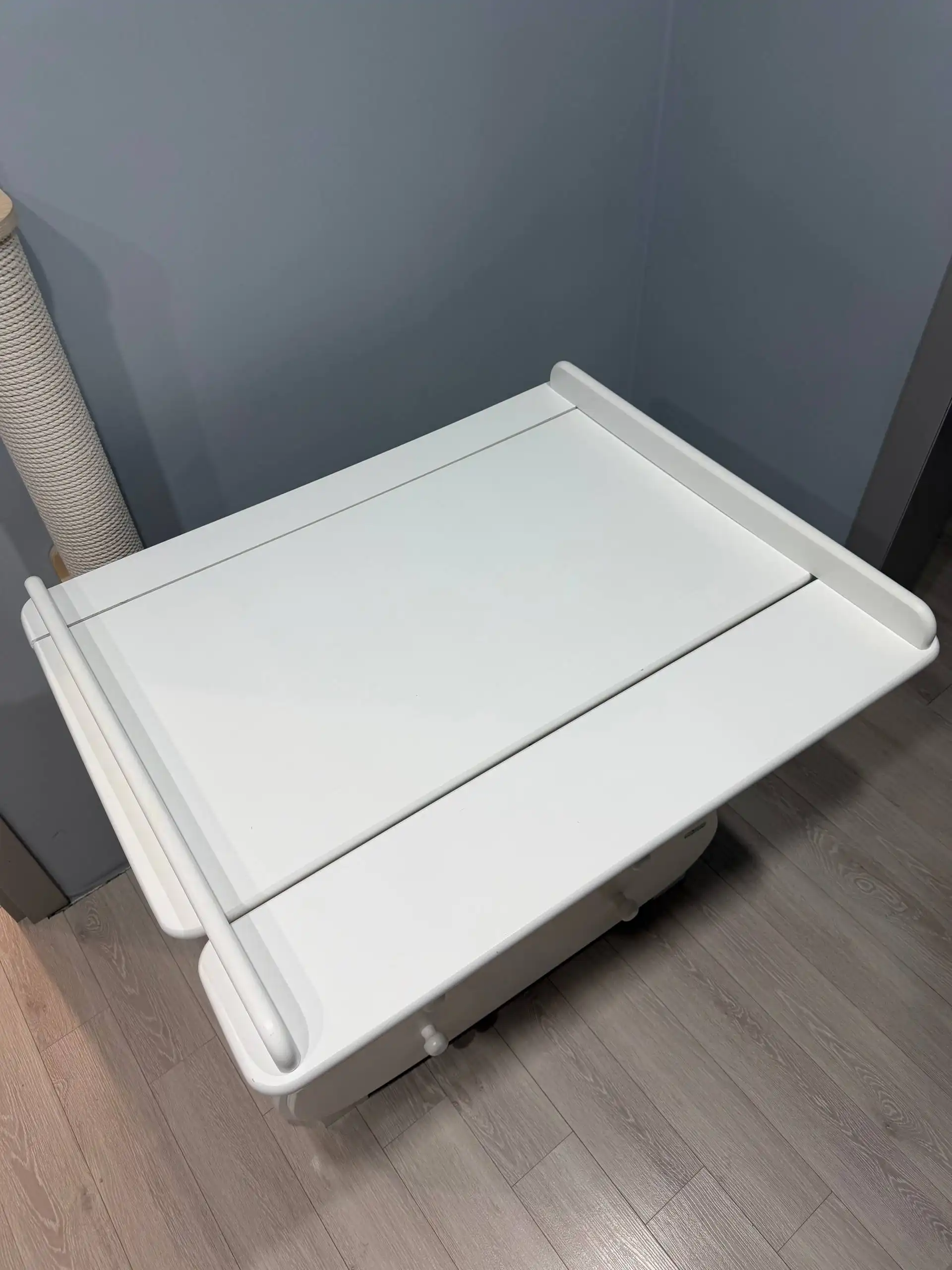 Детский пеленальный комод из бука с накладным элементом