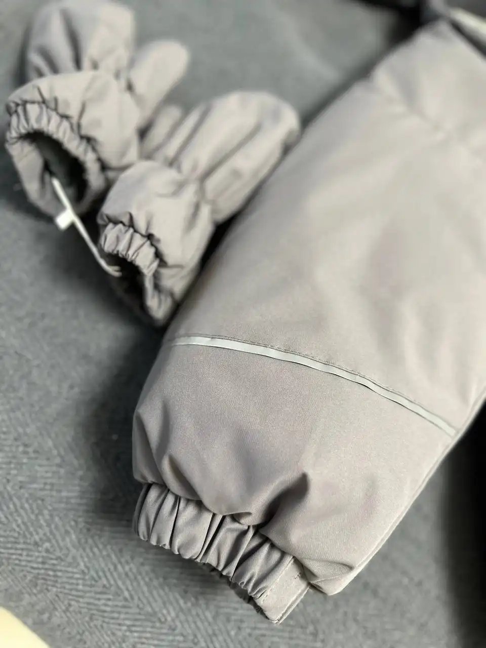 Продам зимний комбинезон для ребенка