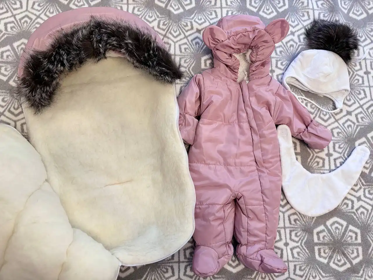 Зимний конверт на овчине для новорожденных