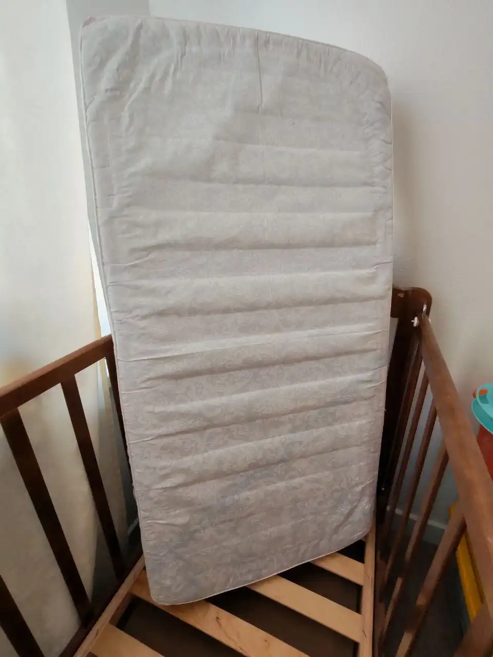 Матрас и детская кроватка 120*60