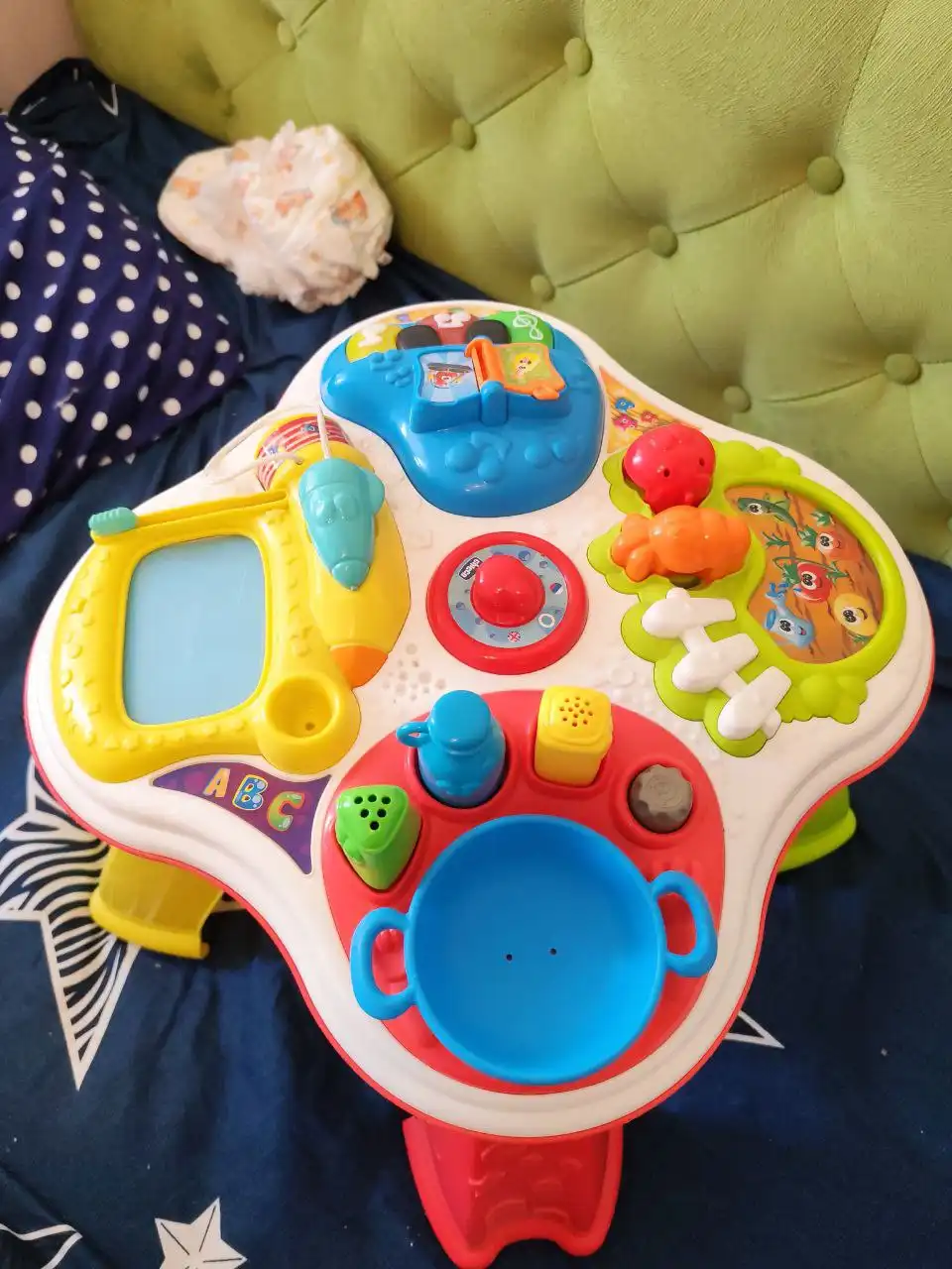 Игровой столик Chicco с озвучкой