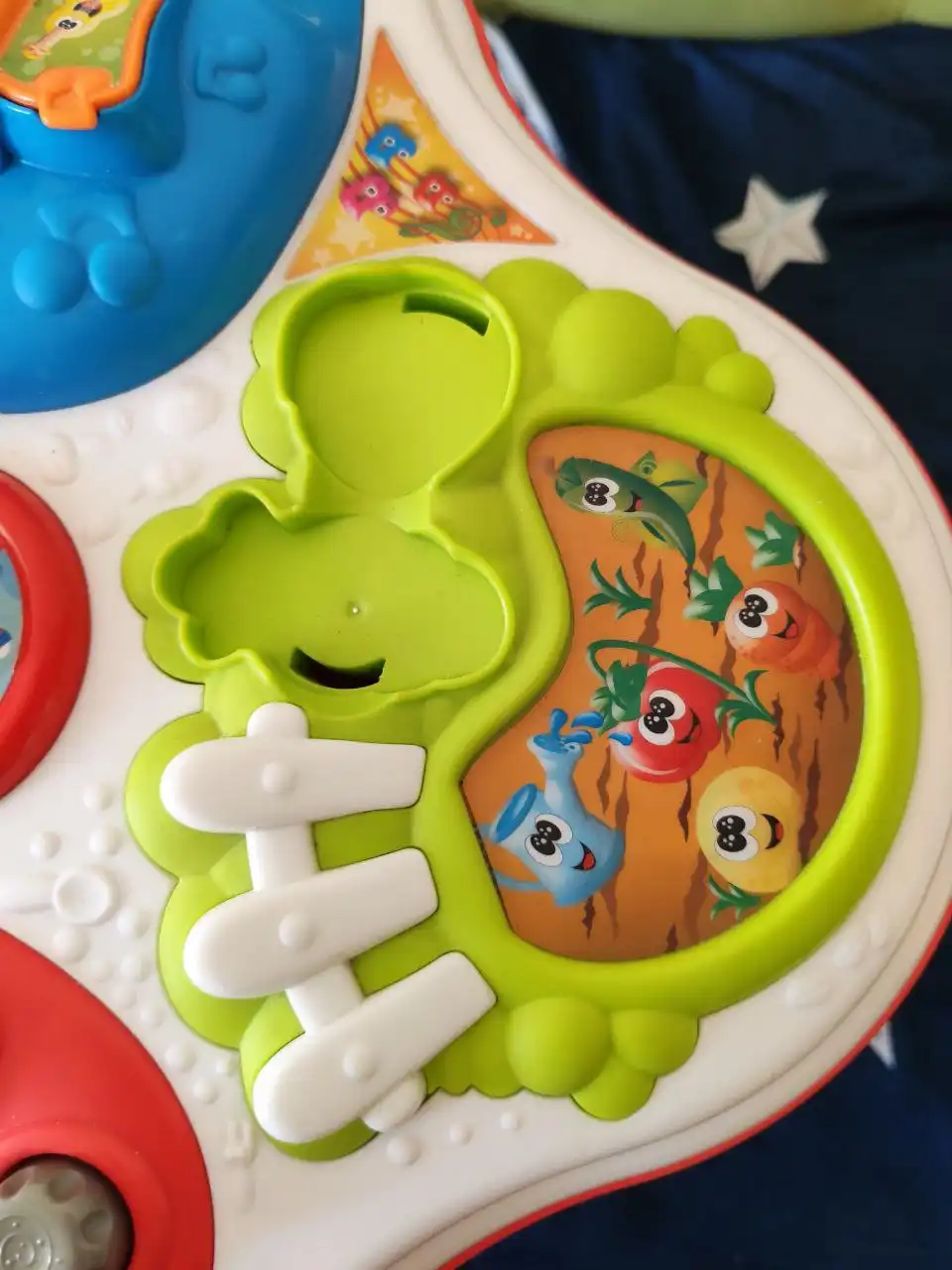 Игровой столик Chicco с озвучкой