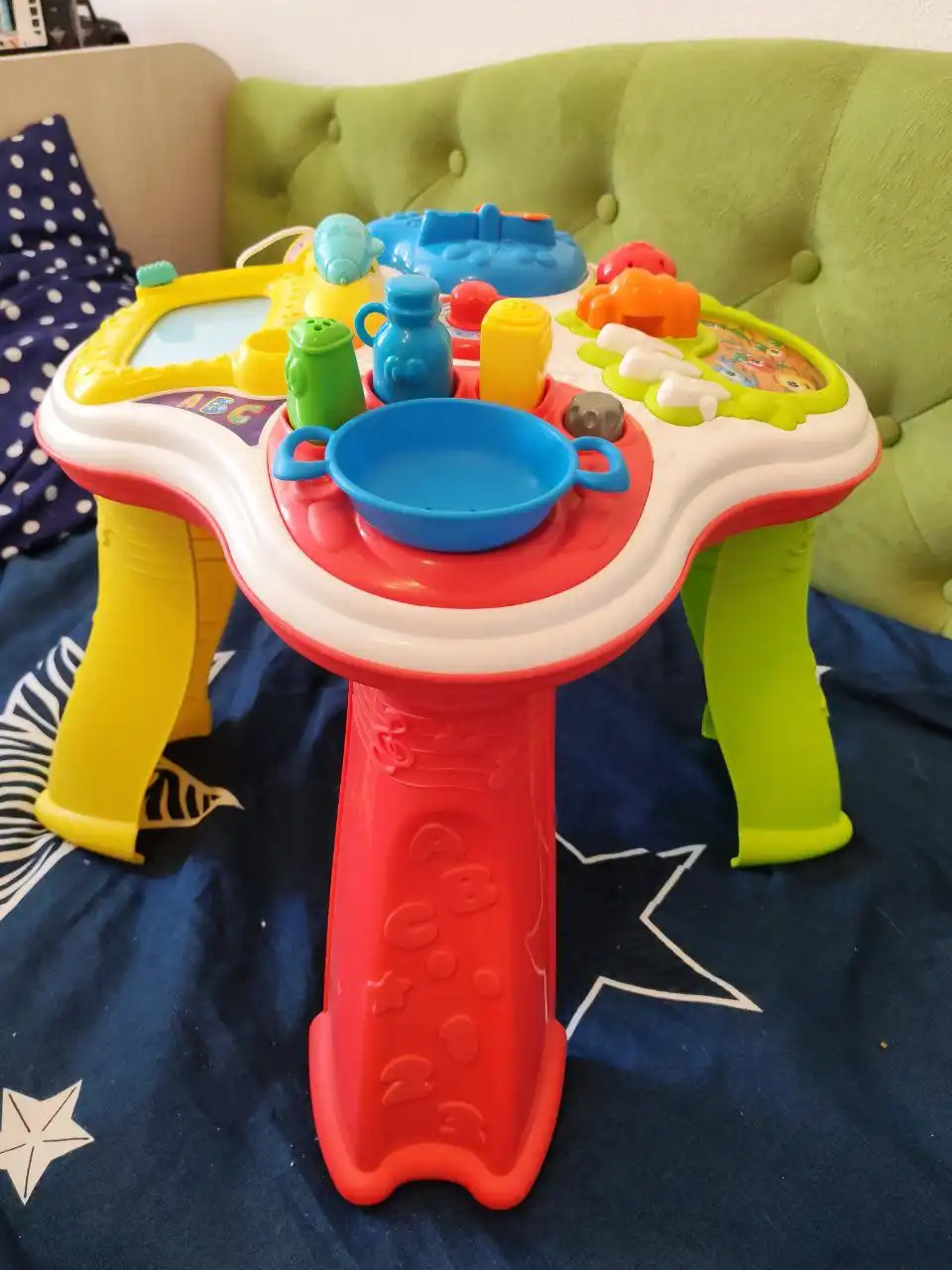 Игровой столик Chicco с озвучкой