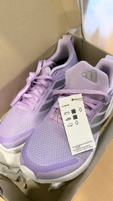 Новые кроссовки из Спортмастера - Костюмы в Люберцы