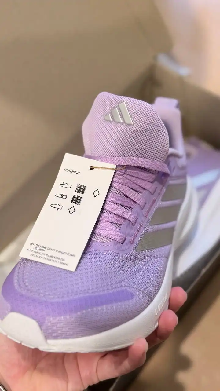 Новые кроссовки из Спортмастера - Кроссовки (Одежда) в Люберцы