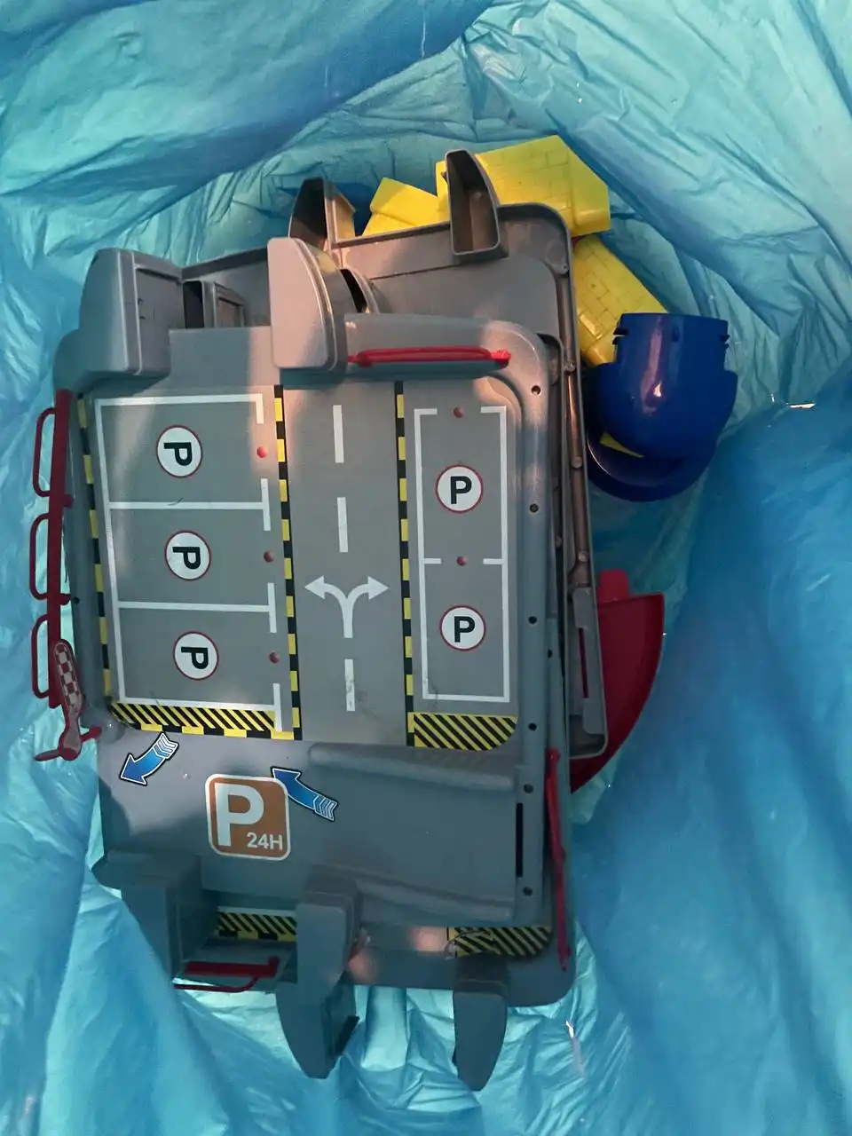 Парковка за тортик в отличном состоянии - Прочее (Барахолка) в Некрасовка