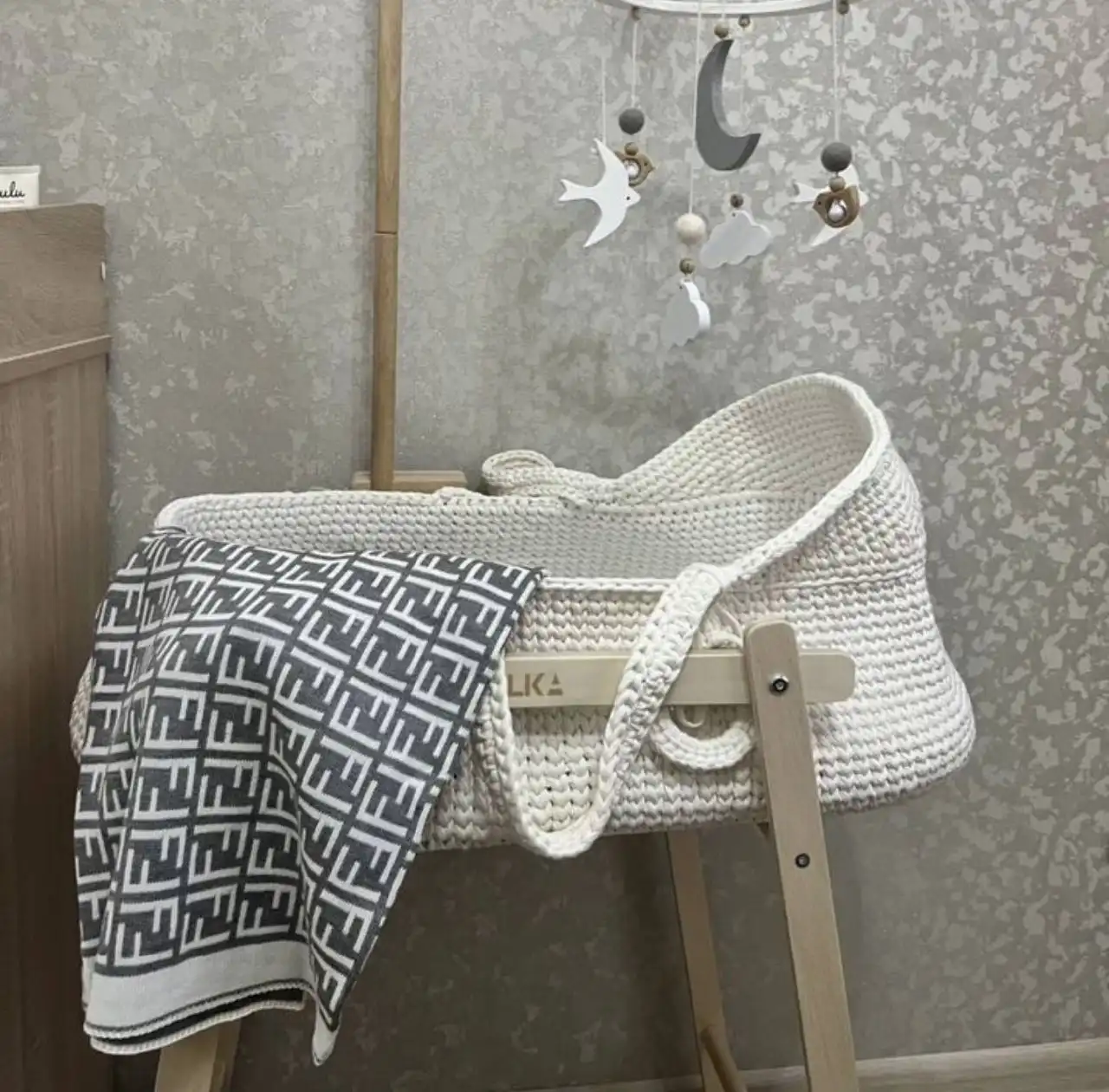 Вязанная люлька с подставкой - Детская мебель (Товары для детей) в Некрасовка