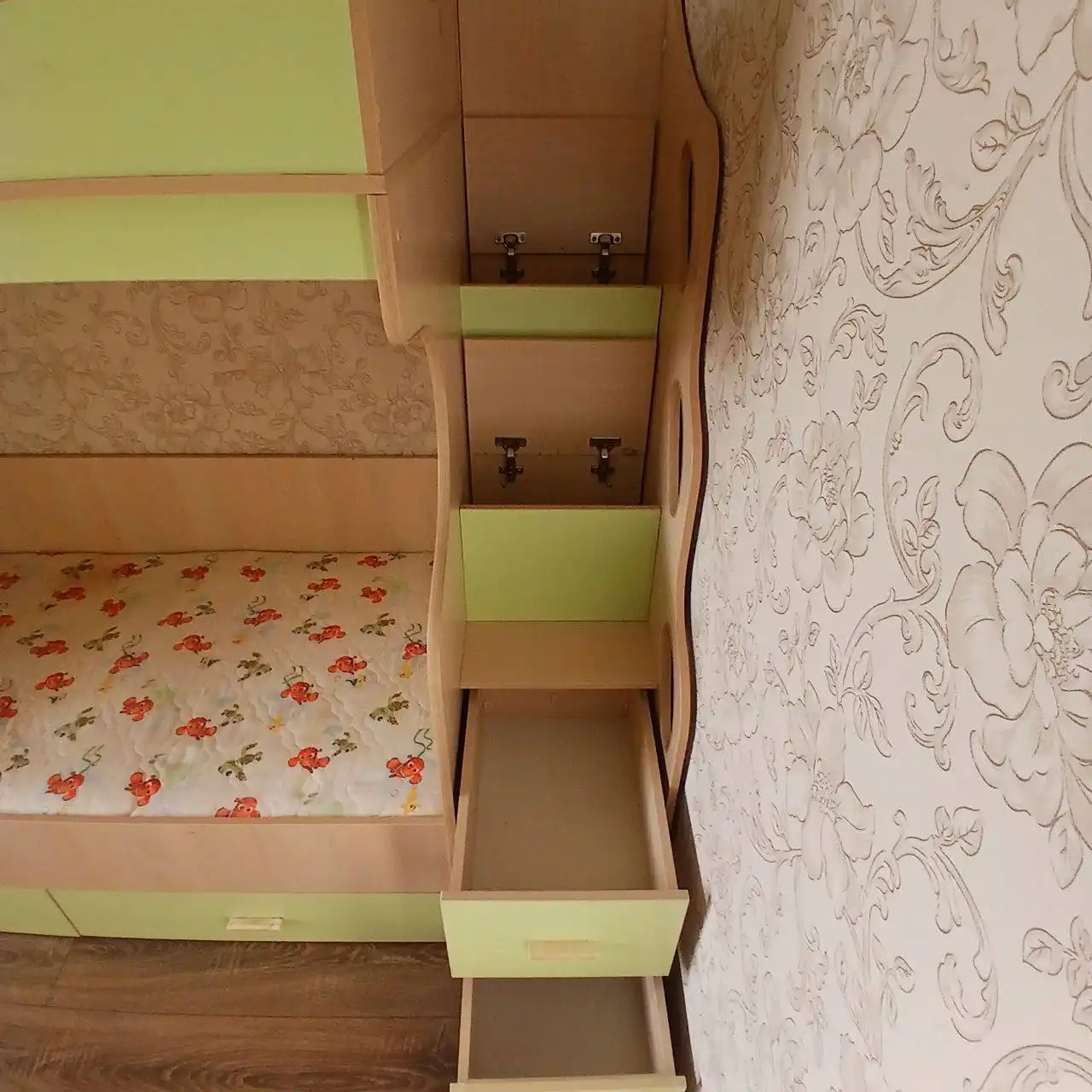 Детские кровати и книжный шкаф бесплатно - Детская мебель (Товары для детей) в Люберцы