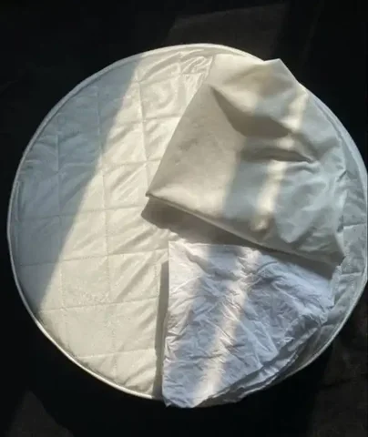 Матрас для детской кроватки с наматрасником и простыней - Бутылочки для кормления в Некрасовка