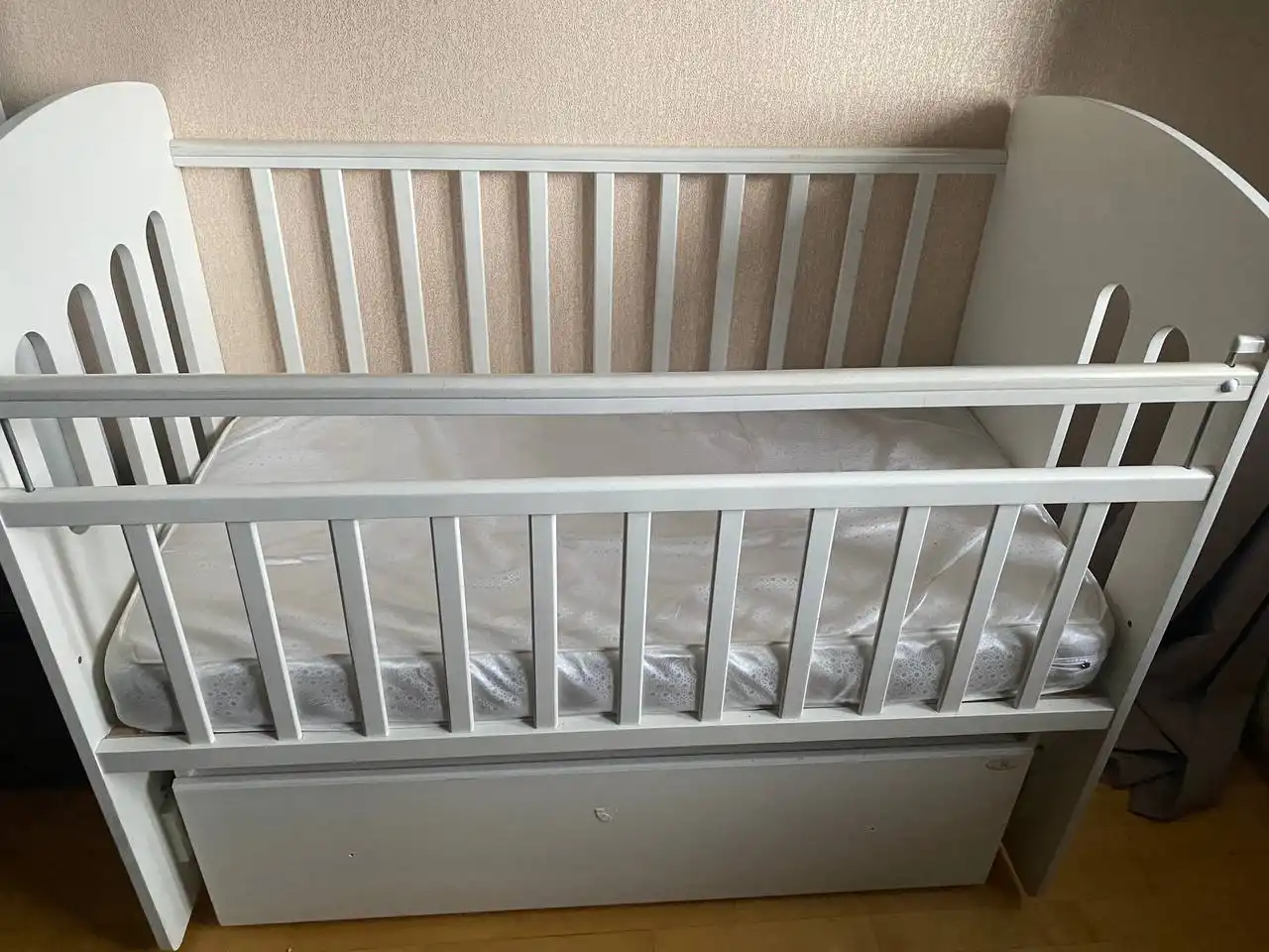 Детская кроватка с маятником, ящиком и комплектом - Детская мебель (Товары для детей) в Люберцы