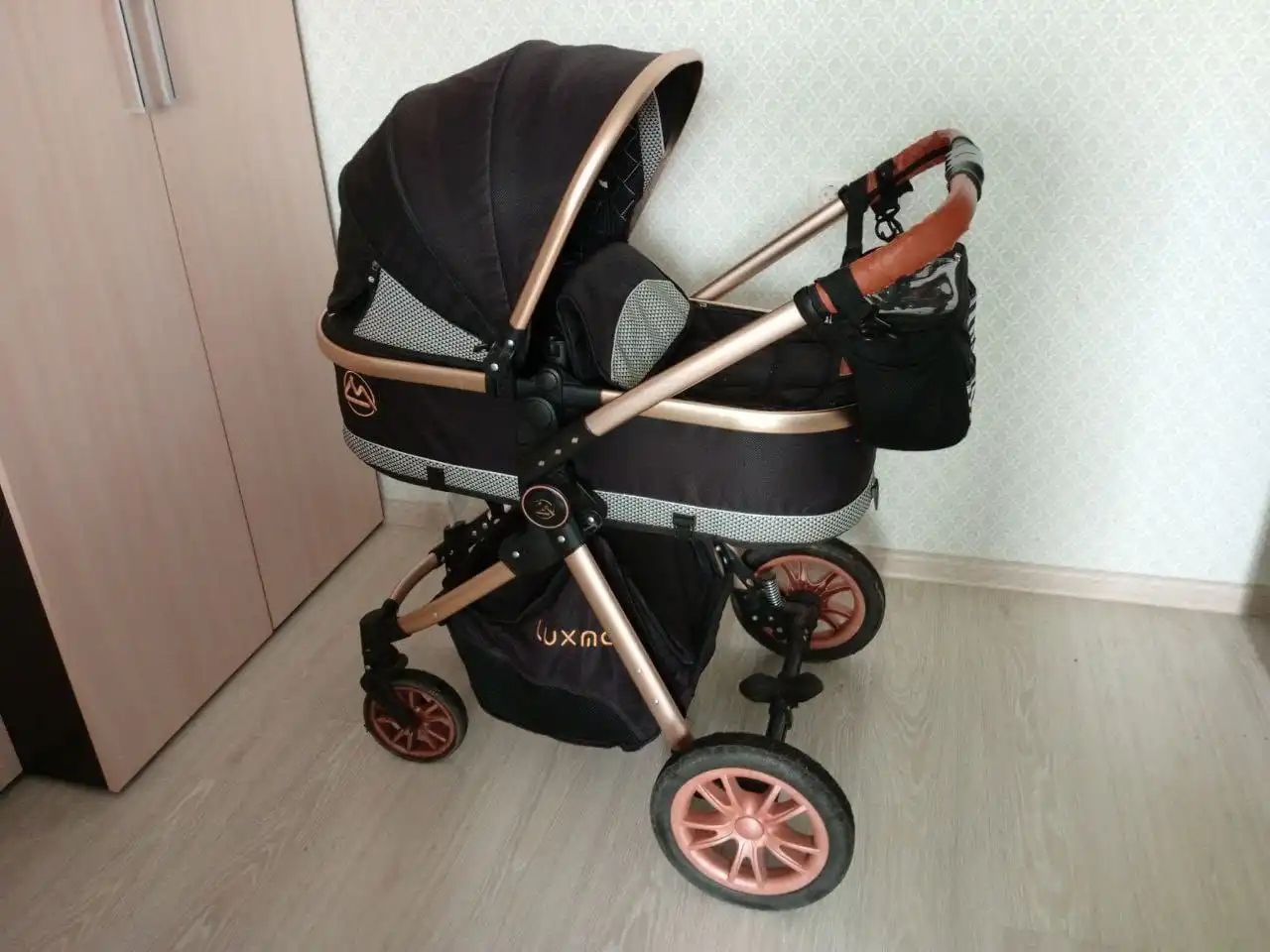 Коляска 3в1 Luxmom с автокреслом и аксессуарами - Коляски (Товары для детей) в Люберцы