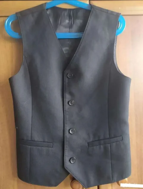 Черный детский жилет на рост 128-134 см - Вечерняя одежда в Люберцы