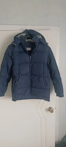 Пуховик с капюшоном размер 44 - Вечерняя одежда в Люберцы