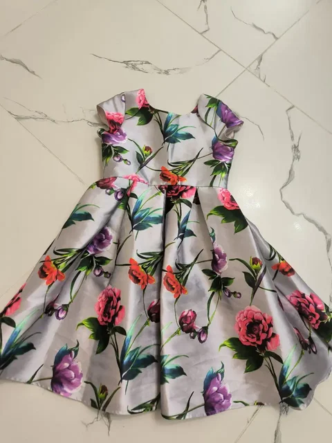 Нарядное платье для девочки на рост 140-146 - Развивающие пособия в Люберцы