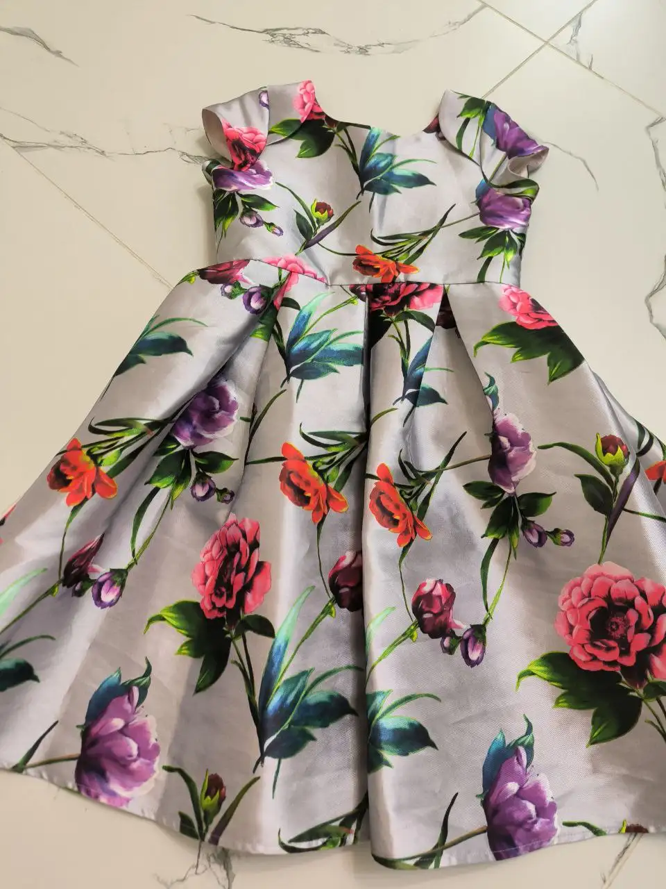 Нарядное платье для девочки на рост 140-146 - Одежда (Товары для детей) в Люберцы