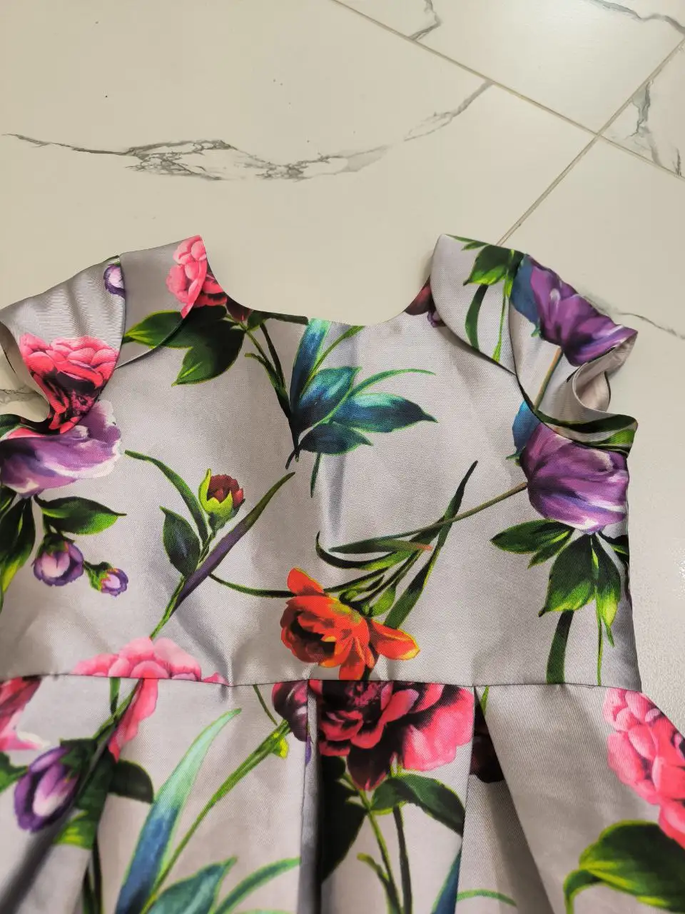 Нарядное платье для девочки на рост 140-146 - Одежда (Товары для детей) в Люберцы