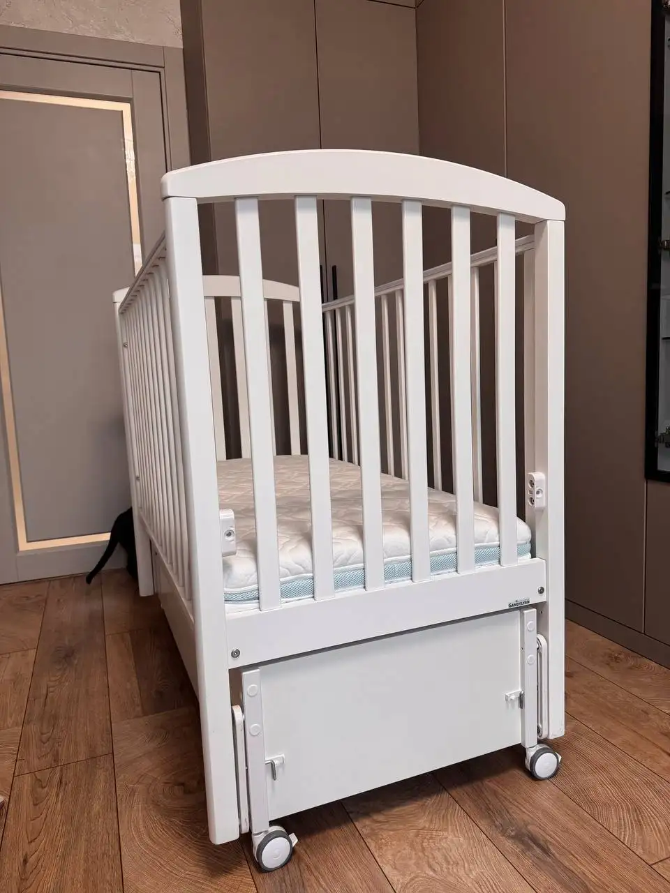 Детская кровать Гандылян модель Дени с матрасом Plitex и бортиками - Детские товары (Барахолка) в Некрасовка