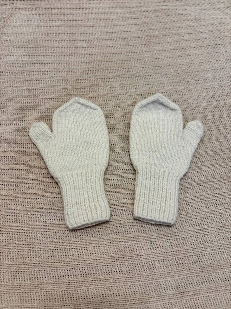 Вязаные варежки и шарф для ребенка 1-1.5 лет - Одежда для детей (Товары для детей) в Люберцы