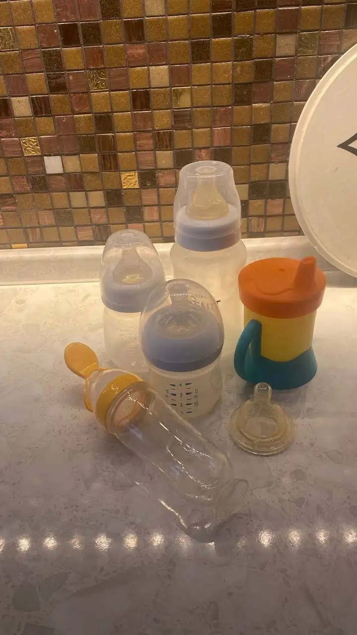 Отдам за шоколадки детские вещи в Некрасовке - Товары для детей в Некрасовка