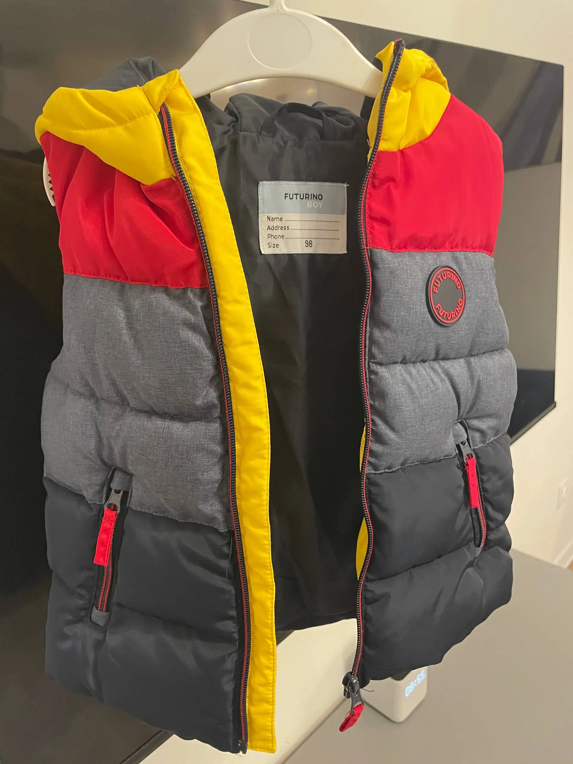 Детская жилетка в отличном состоянии - Детская одежда (Одежда) в Люберцы