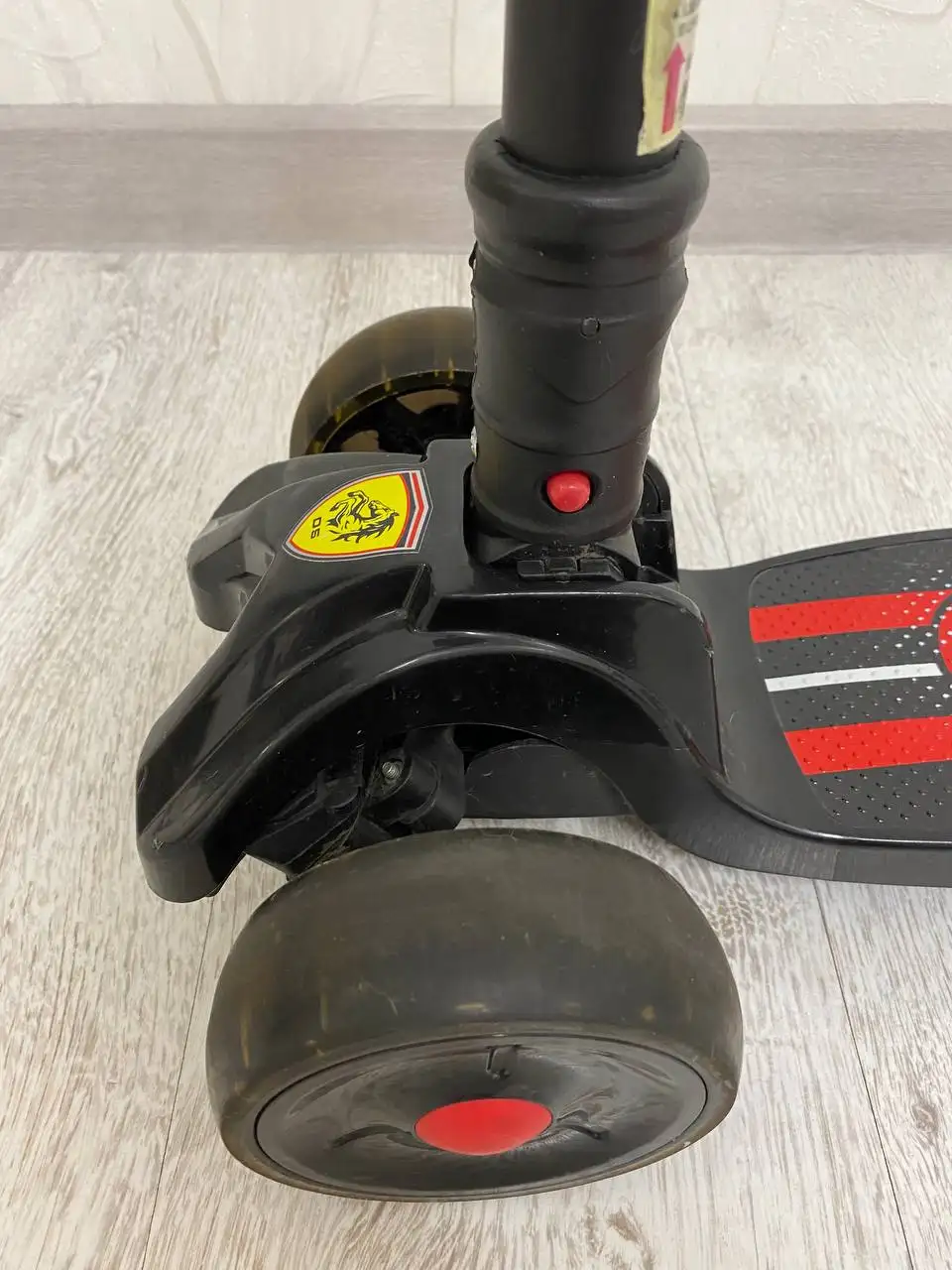 Самокат б/у с подсветкой - Самокаты (Хобби и отдых) в Люберцы