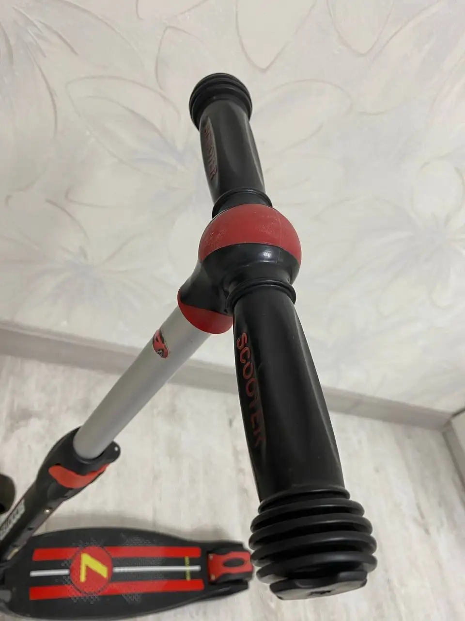 Самокат б/у с подсветкой - Самокаты (Хобби и отдых) в Люберцы