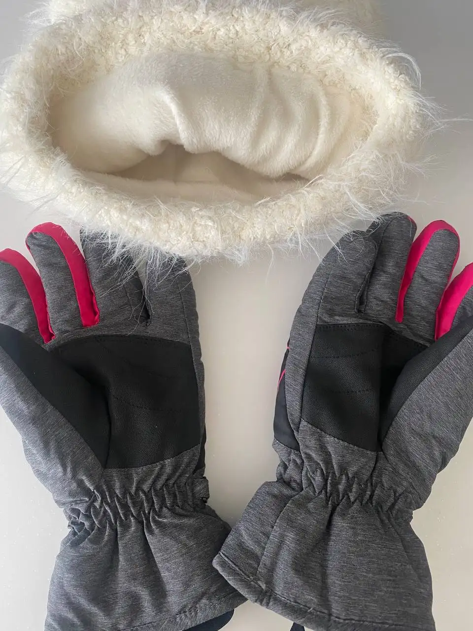 Детская одежда: шапка и перчатки - Одежда (Товары для детей) в Некрасовка