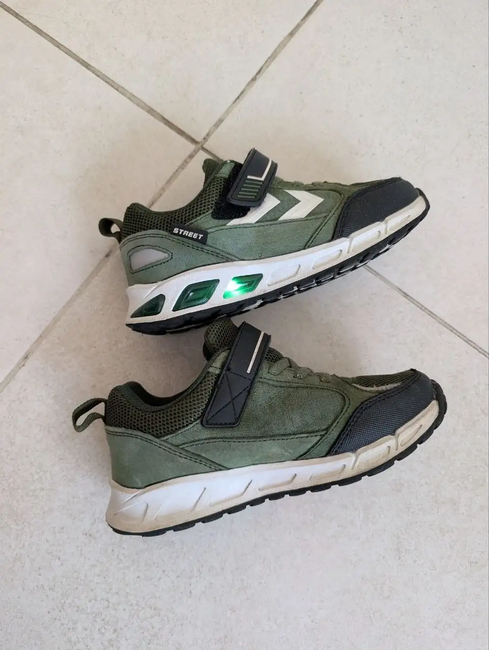 Демисезонные кроссовки Shuzzi 30 размер - Обувь (Одежда) в Люберцы