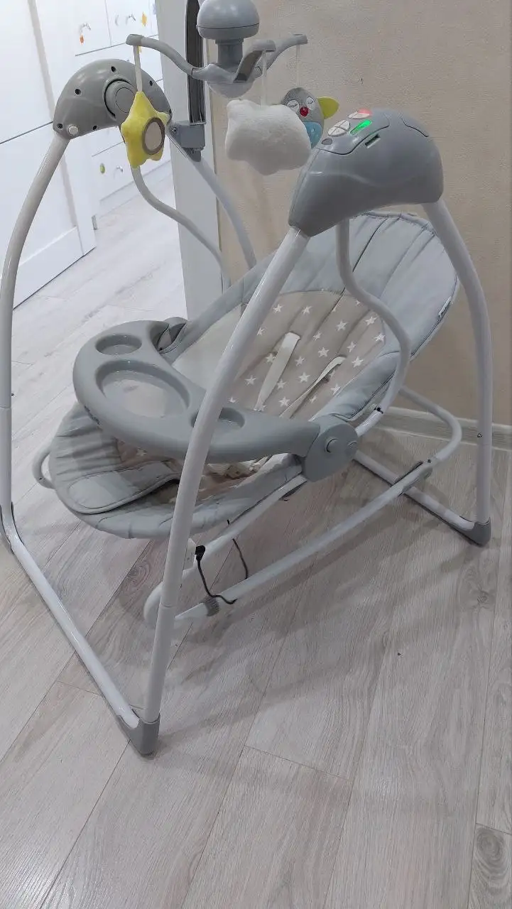 Электрические качели с функциями шезлонга и звуковыми эффектами - Детские товары (Барахолка) в Люберцы