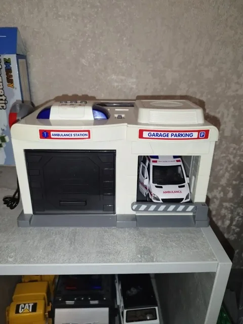 Игрушки для мальчика с светом, звуком, рацией и машинкой без звука - Конверты и пледы в Люберцы