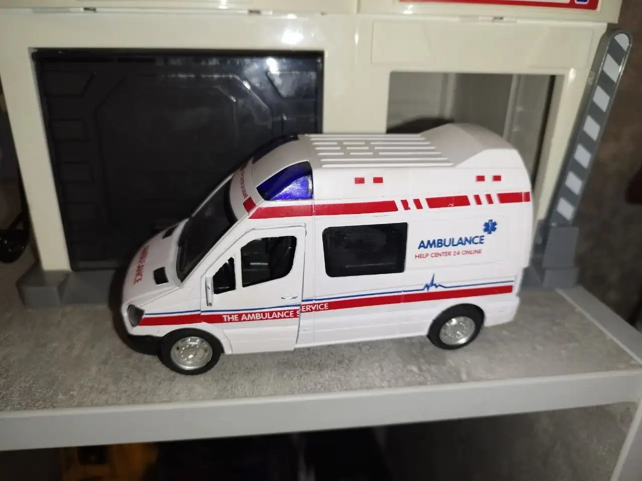 Игрушки для мальчика с светом, звуком, рацией и машинкой без звука - Игрушки (Товары для детей) в Люберцы