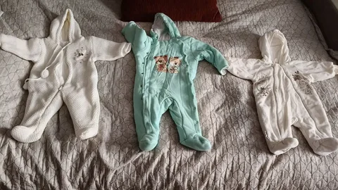 Детская одежда: белые и зеленые комплекты - частное объявление в Люберцы