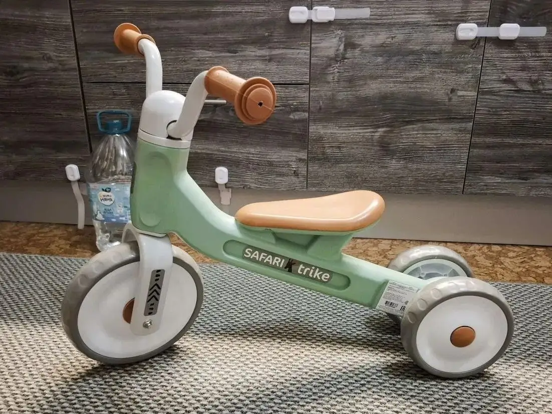 Стульчик для кормления и беговел в новом состоянии - Детская мебель и транспорт (Товары для детей) в Люберцы